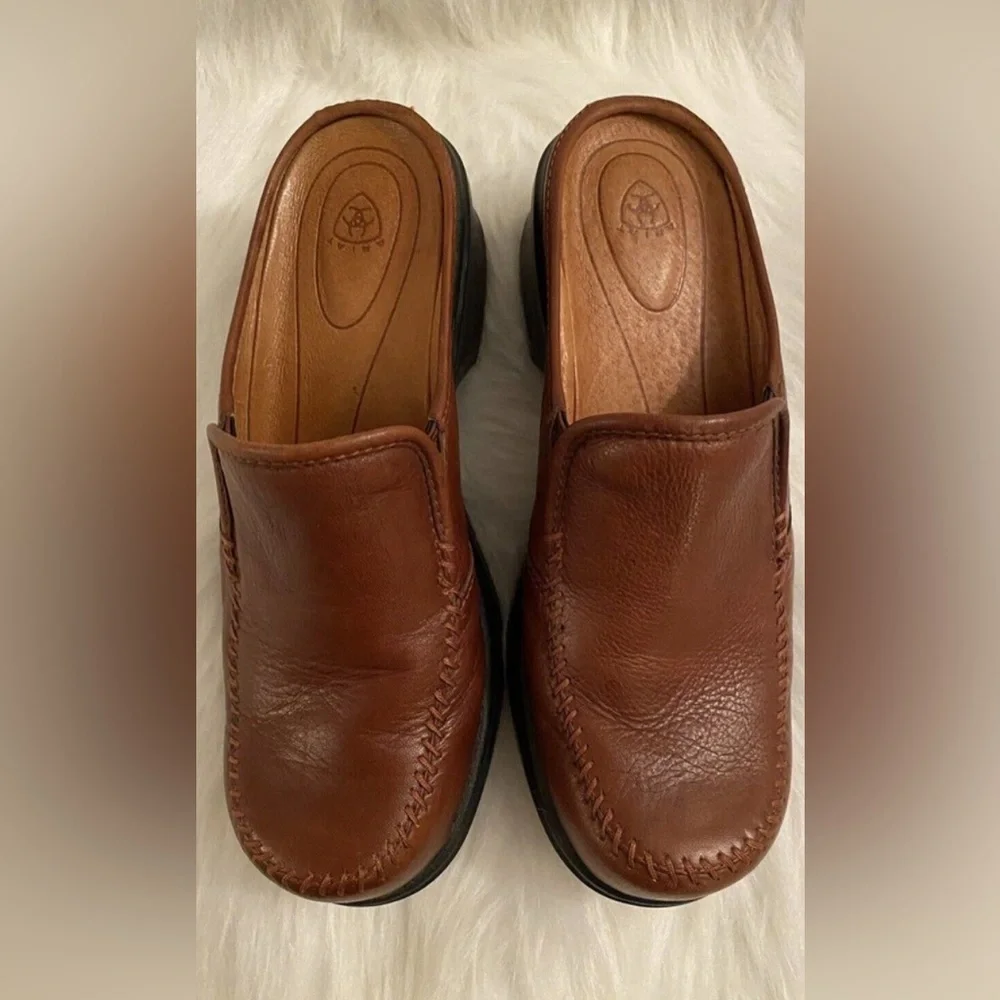 Ariat Women’s Brown Leather Mule Slip On Low Heel Size 7.5B - Picture 2 of 6